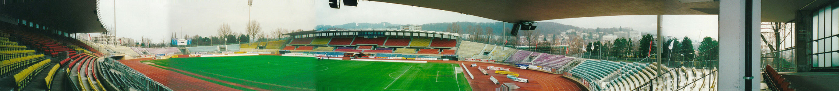 Stade Olympique à Lausanne (bruit des spectateurs et de la sonorisation)