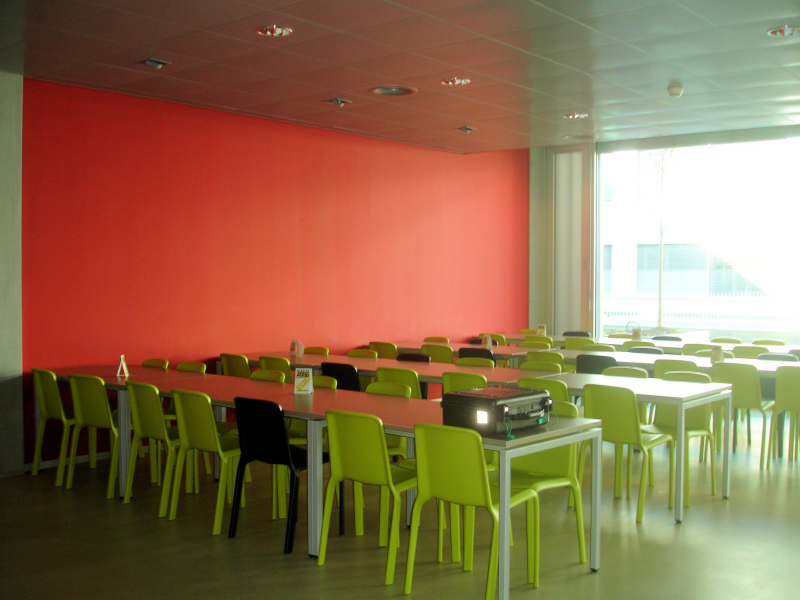 Ambiance et convivialité dans une cafétéria