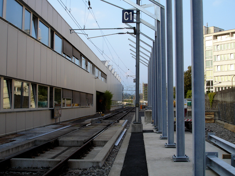 Réalisation d'un écran de protection anti-bruit EAB (assainissement acoustique du bruit d'une installation technique ferroviaire)